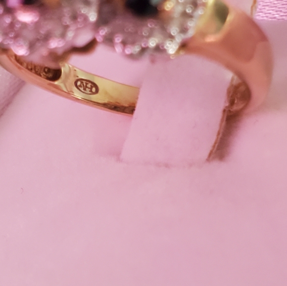 10K Gold Ring - Picture 8 of 17